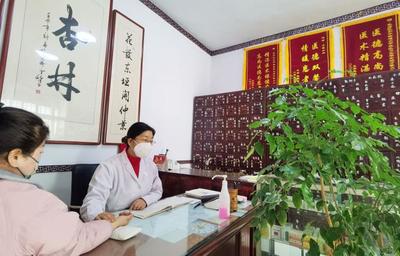 扎根社区的'医二代' 中医诊所服务